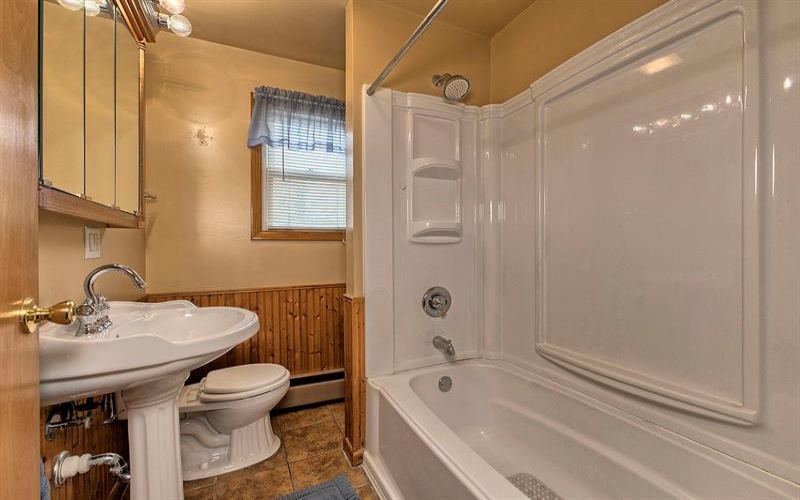 213 Chestnut STREET, Latrobe, 15650, 3 Bedrooms Bedrooms, 5 Rooms Rooms,1 BathroomBathrooms,Residential,For Sale,Chestnut,1753928