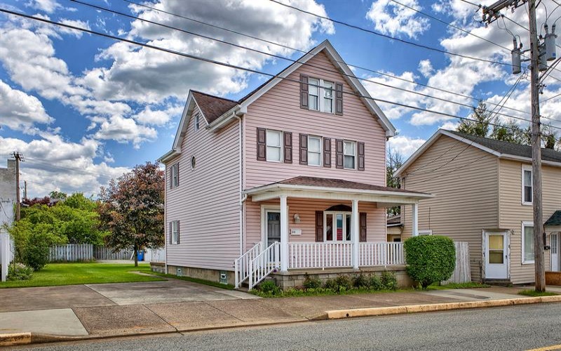 213 Chestnut STREET, Latrobe, 15650, 3 Bedrooms Bedrooms, 5 Rooms Rooms,1 BathroomBathrooms,Residential,For Sale,Chestnut,1753928