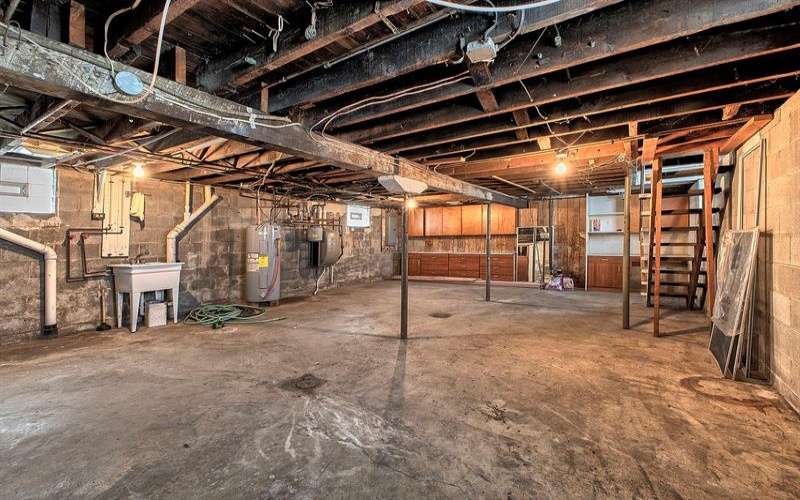 213 Chestnut STREET, Latrobe, 15650, 3 Bedrooms Bedrooms, 5 Rooms Rooms,1 BathroomBathrooms,Residential,For Sale,Chestnut,1753928