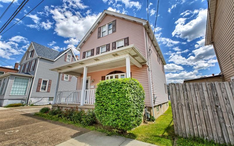 213 Chestnut STREET, Latrobe, 15650, 3 Bedrooms Bedrooms, 5 Rooms Rooms,1 BathroomBathrooms,Residential,For Sale,Chestnut,1753928