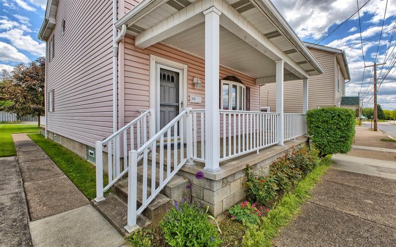 213 Chestnut STREET, Latrobe, 15650, 3 Bedrooms Bedrooms, 5 Rooms Rooms,1 BathroomBathrooms,Residential,For Sale,Chestnut,1753928