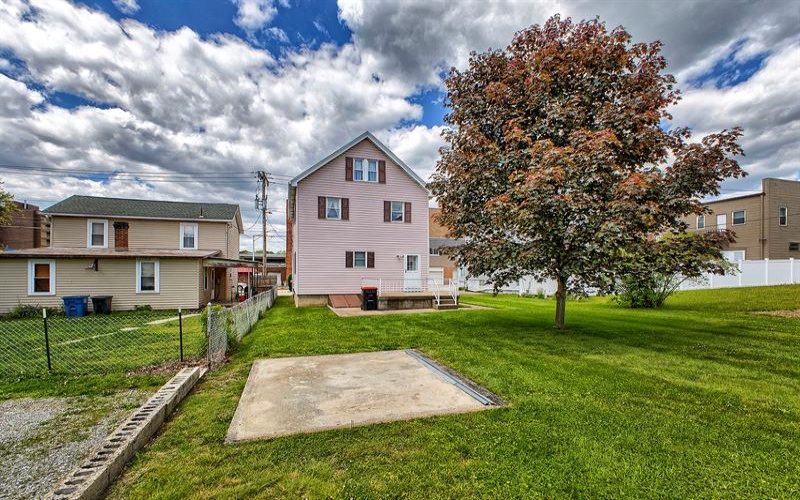 213 Chestnut STREET, Latrobe, 15650, 3 Bedrooms Bedrooms, 5 Rooms Rooms,1 BathroomBathrooms,Residential,For Sale,Chestnut,1753928