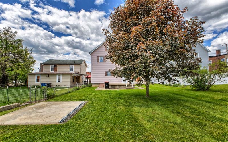 213 Chestnut STREET, Latrobe, 15650, 3 Bedrooms Bedrooms, 5 Rooms Rooms,1 BathroomBathrooms,Residential,For Sale,Chestnut,1753928