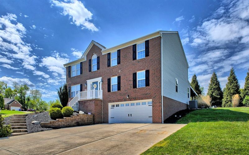 8447 Walthour DRIVE, North Huntingdon, 15642, 4 Bedrooms Bedrooms, 11 Rooms Rooms,2.1 BathroomsBathrooms,Residential,For Sale,Walthour,1753943