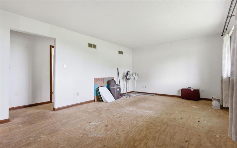 116 Woodland Acres Lane, Rostraver, 15012, 3 Bedrooms Bedrooms, 7 Rooms Rooms,1.1 BathroomsBathrooms,Residential,For Sale,Woodland Acres Lane,1754017