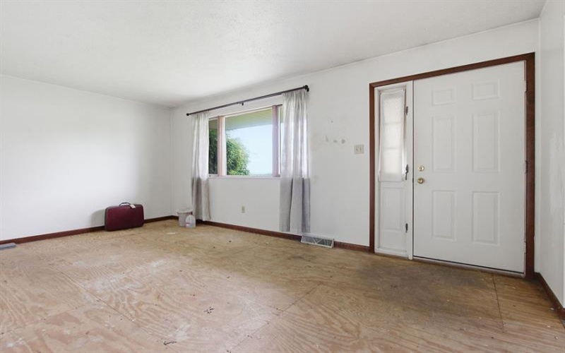 116 Woodland Acres Lane, Rostraver, 15012, 3 Bedrooms Bedrooms, 7 Rooms Rooms,1.1 BathroomsBathrooms,Residential,For Sale,Woodland Acres Lane,1754017