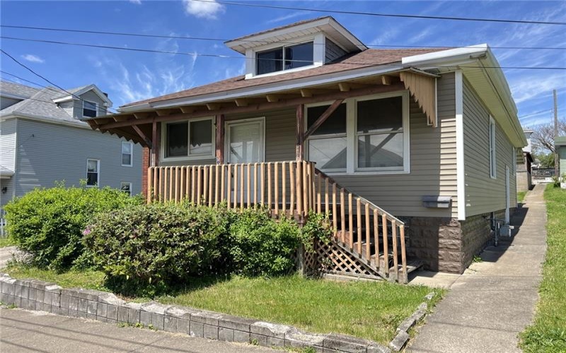 131 Askren St, Uniontown, 15401, 2 Bedrooms Bedrooms, ,1 BathroomBathrooms,Residential,For Sale,Askren St,1754060