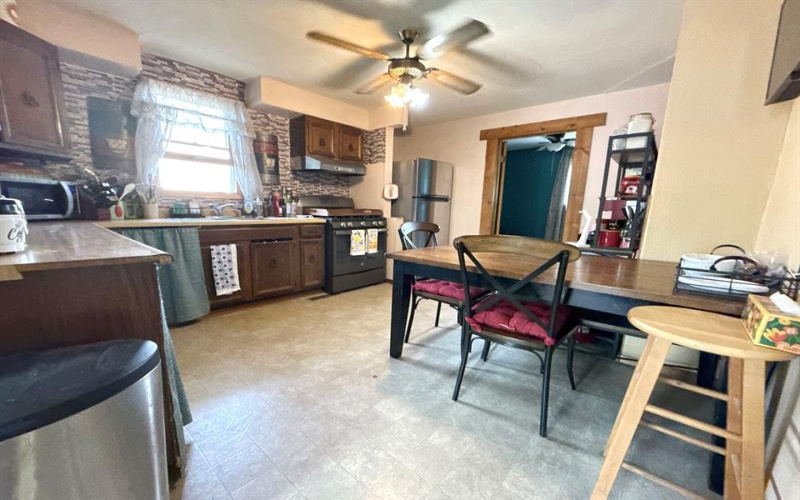 530 5TH STREET, Mather, 15346, 3 Bedrooms Bedrooms, 6 Rooms Rooms,1 BathroomBathrooms,Residential,For Sale,5TH,1754080