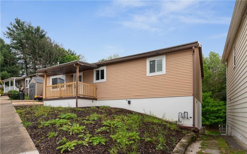 509 Burns St, 15690, 15690, 3 Bedrooms Bedrooms, 6 Rooms Rooms,2 BathroomsBathrooms,Residential,For Sale,Burns St,1754088