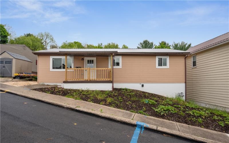 509 Burns St, 15690, 15690, 3 Bedrooms Bedrooms, 6 Rooms Rooms,2 BathroomsBathrooms,Residential,For Sale,Burns St,1754088