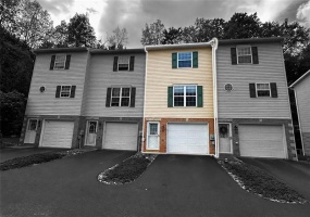 826 Mt Pleasant Road, Greensburg, 15601, 2 Bedrooms Bedrooms, ,1.1 BathroomsBathrooms,Lease,For Rent,Mt Pleasant Road,1753971