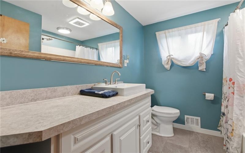 103 Manchester Dr, Irwin, 15642, 3 Bedrooms Bedrooms, 7 Rooms Rooms,2 BathroomsBathrooms,Residential,For Sale,Manchester Dr,1753789