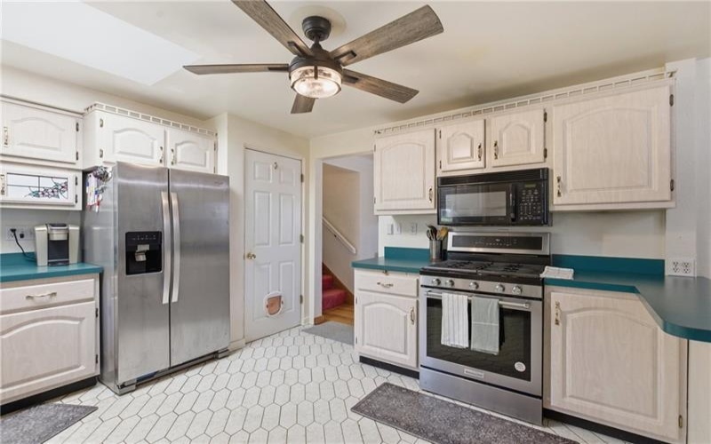 103 Manchester Dr, Irwin, 15642, 3 Bedrooms Bedrooms, 7 Rooms Rooms,2 BathroomsBathrooms,Residential,For Sale,Manchester Dr,1753789