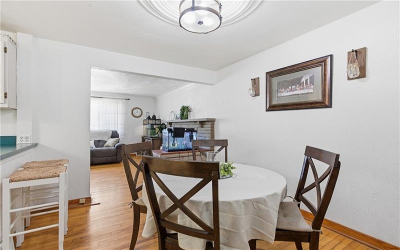 103 Manchester Dr, Irwin, 15642, 3 Bedrooms Bedrooms, 7 Rooms Rooms,2 BathroomsBathrooms,Residential,For Sale,Manchester Dr,1753789
