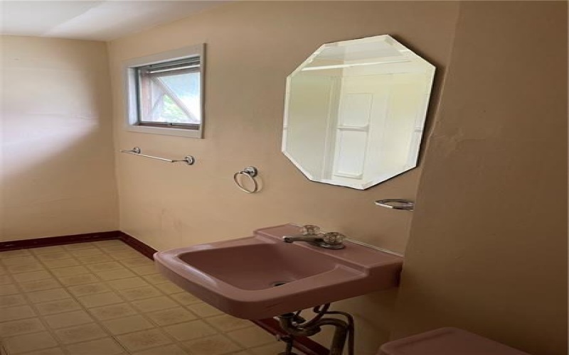 332 QUAY STREET, EAST VANDERGRIFT, 15629, 3 Bedrooms Bedrooms, ,1 BathroomBathrooms,Residential,For Sale,QUAY STREET,1754035