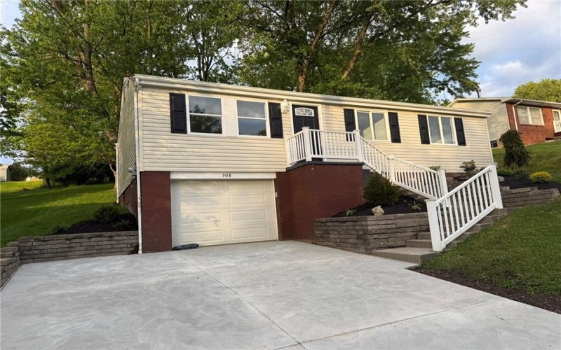 308 Cortez Dr, Washington, 15301, 3 Bedrooms Bedrooms, ,2 BathroomsBathrooms,Residential,For Sale,Cortez Dr,1754072