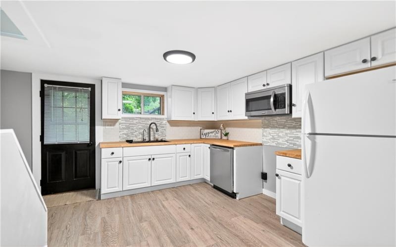 154 Ashbaugh Road, Jeannette, 15644, 3 Bedrooms Bedrooms, 7 Rooms Rooms,1 BathroomBathrooms,Residential,For Sale,Ashbaugh Road,1754095