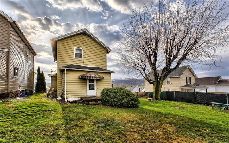 229 5th St, Youngwood, 15697, 2 Bedrooms Bedrooms, 7 Rooms Rooms,1 BathroomBathrooms,Residential,For Sale,5th St,1754098