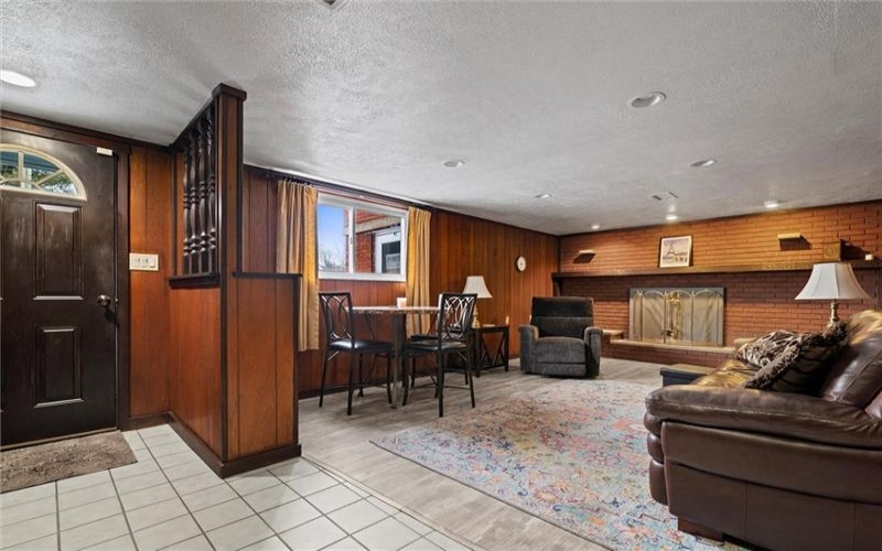 804 Redwood Dr, Mc Donald, 15057, 3 Bedrooms Bedrooms, 11 Rooms Rooms,2 BathroomsBathrooms,Residential,For Sale,Redwood Dr,1754025