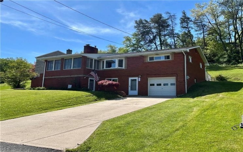 804 Redwood Dr, Mc Donald, 15057, 3 Bedrooms Bedrooms, 11 Rooms Rooms,2 BathroomsBathrooms,Residential,For Sale,Redwood Dr,1754025