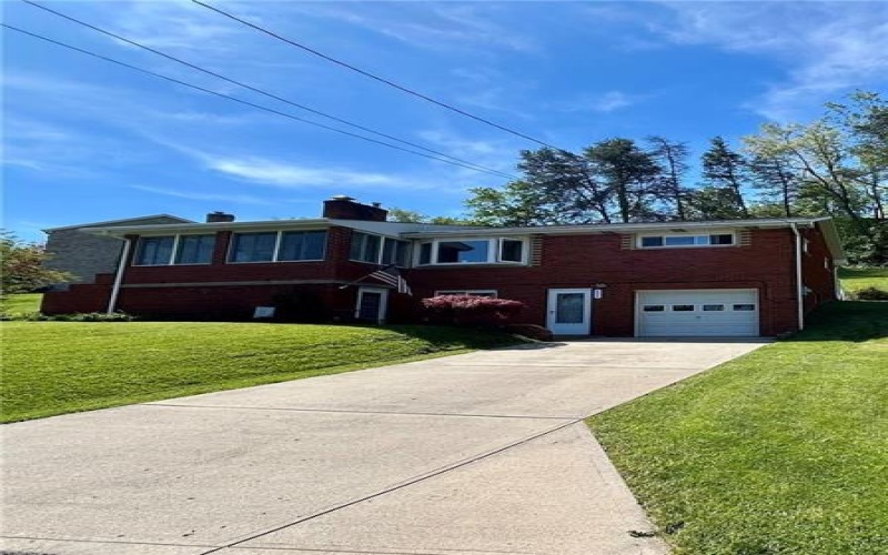 804 Redwood Dr, Mc Donald, 15057, 3 Bedrooms Bedrooms, 11 Rooms Rooms,2 BathroomsBathrooms,Residential,For Sale,Redwood Dr,1754025