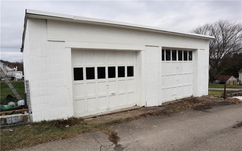 506 Lewis Ave, Jeannette, 15644, 2 Bedrooms Bedrooms, 6 Rooms Rooms,2.1 BathroomsBathrooms,Residential,For Sale,Lewis Ave,1743045