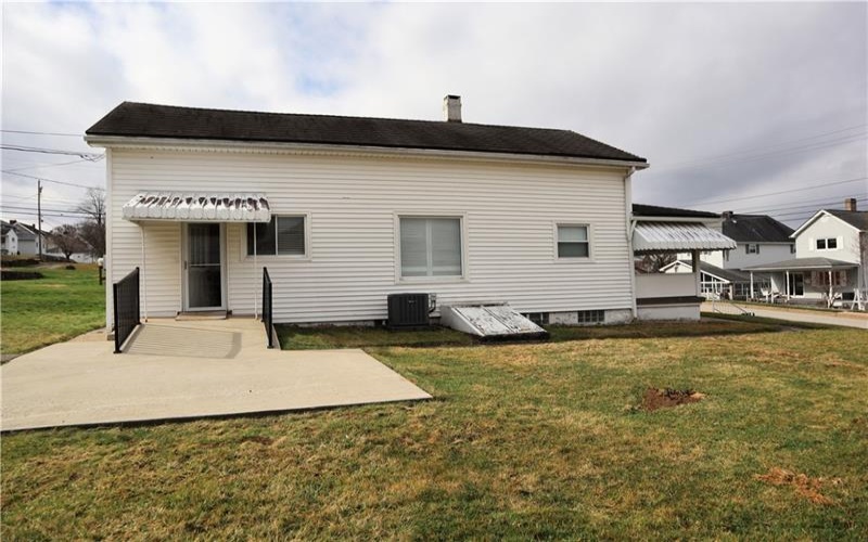 506 Lewis Ave, Jeannette, 15644, 2 Bedrooms Bedrooms, 6 Rooms Rooms,2.1 BathroomsBathrooms,Residential,For Sale,Lewis Ave,1743045