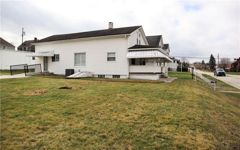 506 Lewis Ave, Jeannette, 15644, 2 Bedrooms Bedrooms, 6 Rooms Rooms,2.1 BathroomsBathrooms,Residential,For Sale,Lewis Ave,1743045