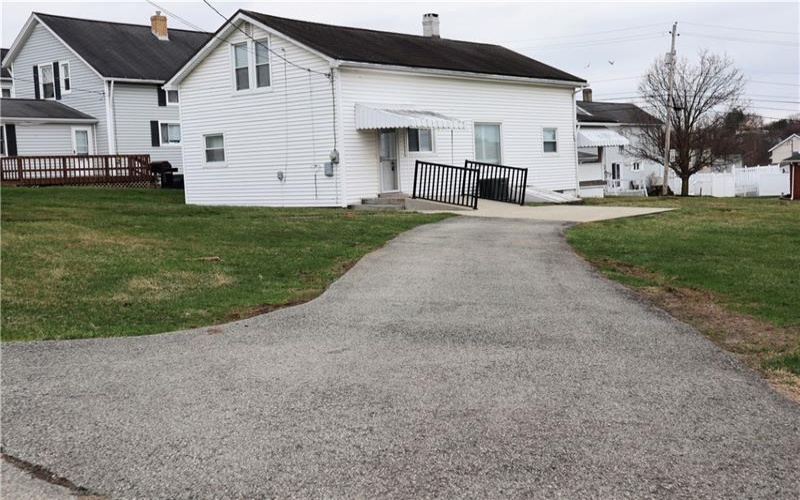 506 Lewis Ave, Jeannette, 15644, 2 Bedrooms Bedrooms, 6 Rooms Rooms,2.1 BathroomsBathrooms,Residential,For Sale,Lewis Ave,1743045
