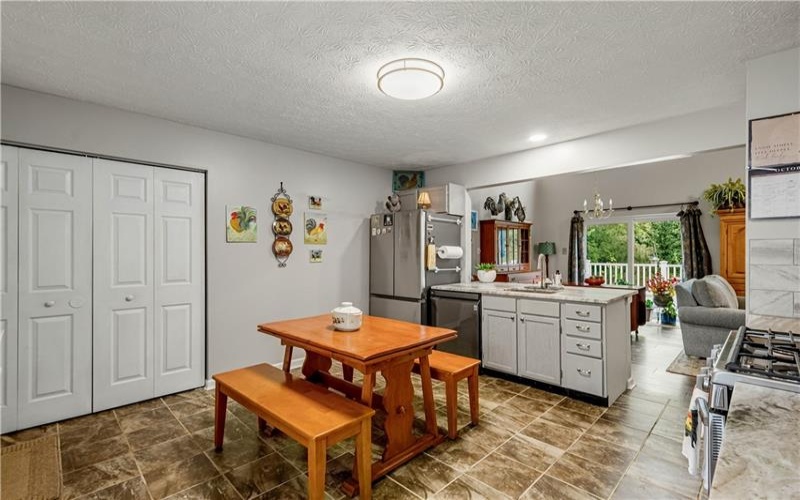 220 Brae Glen Dr, Canonsburg, 15317, 3 Bedrooms Bedrooms, 8 Rooms Rooms,2.2 BathroomsBathrooms,Residential,For Sale,Brae Glen Dr,1753867