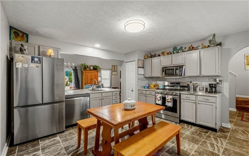 220 Brae Glen Dr, Canonsburg, 15317, 3 Bedrooms Bedrooms, 8 Rooms Rooms,2.2 BathroomsBathrooms,Residential,For Sale,Brae Glen Dr,1753867