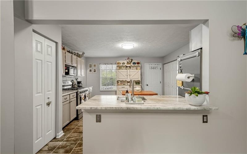 220 Brae Glen Dr, Canonsburg, 15317, 3 Bedrooms Bedrooms, 8 Rooms Rooms,2.2 BathroomsBathrooms,Residential,For Sale,Brae Glen Dr,1753867
