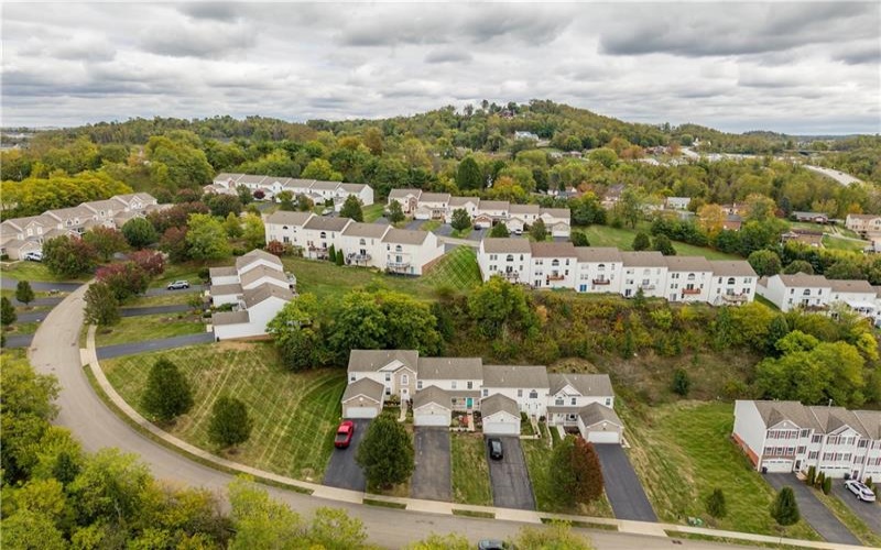 220 Brae Glen Dr, Canonsburg, 15317, 3 Bedrooms Bedrooms, 8 Rooms Rooms,2.2 BathroomsBathrooms,Residential,For Sale,Brae Glen Dr,1753867