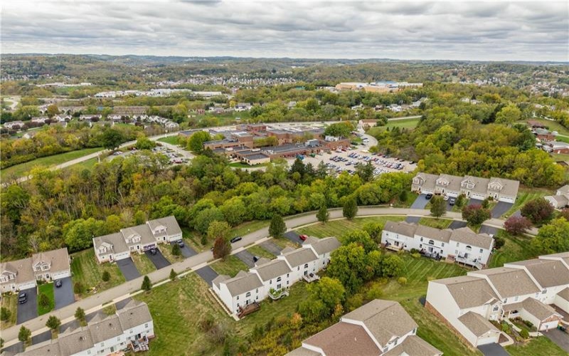 220 Brae Glen Dr, Canonsburg, 15317, 3 Bedrooms Bedrooms, 8 Rooms Rooms,2.2 BathroomsBathrooms,Residential,For Sale,Brae Glen Dr,1753867