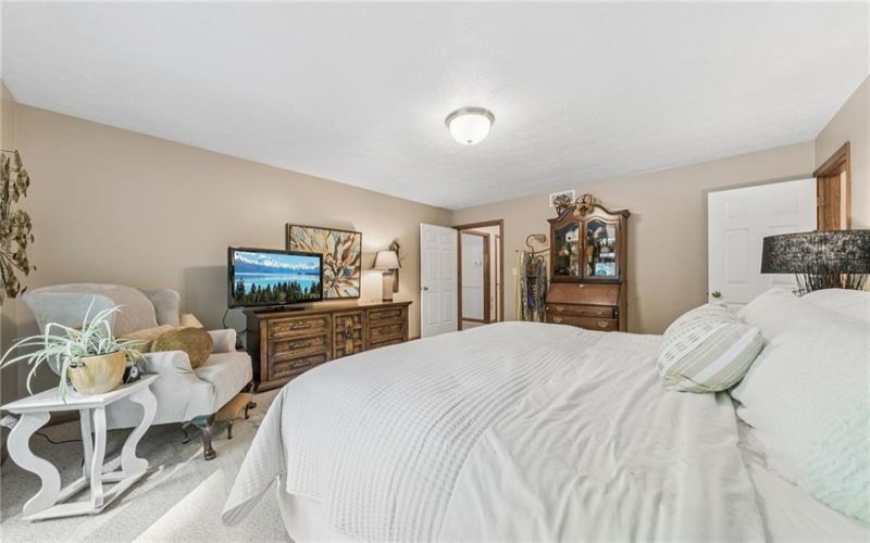 1015 1ST ST. EXT, TRAFFORD, 15085, 4 Bedrooms Bedrooms, 13 Rooms Rooms,3.1 BathroomsBathrooms,Residential,For Sale,1ST ST. EXT,1754086