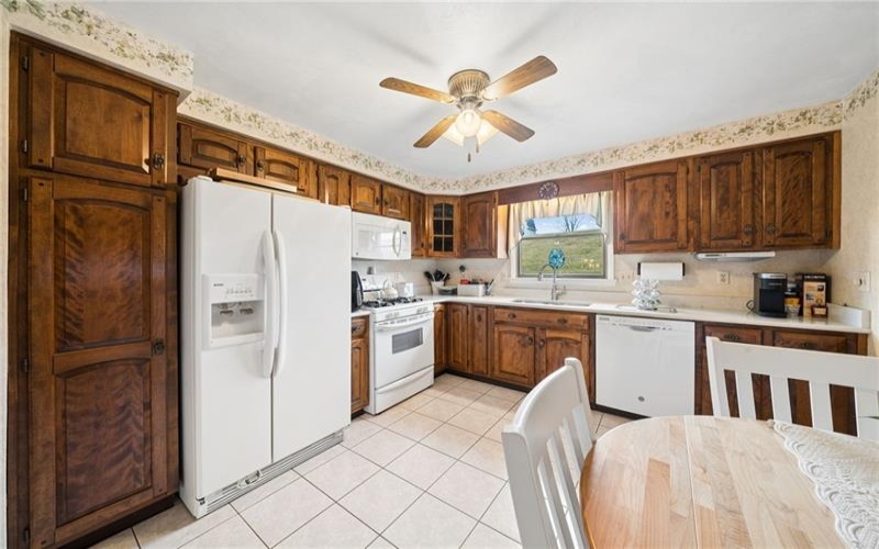 113 Skyview Dr, Jeannette, 15644, 4 Bedrooms Bedrooms, 9 Rooms Rooms,2.1 BathroomsBathrooms,Residential,For Sale,Skyview Dr,1754158