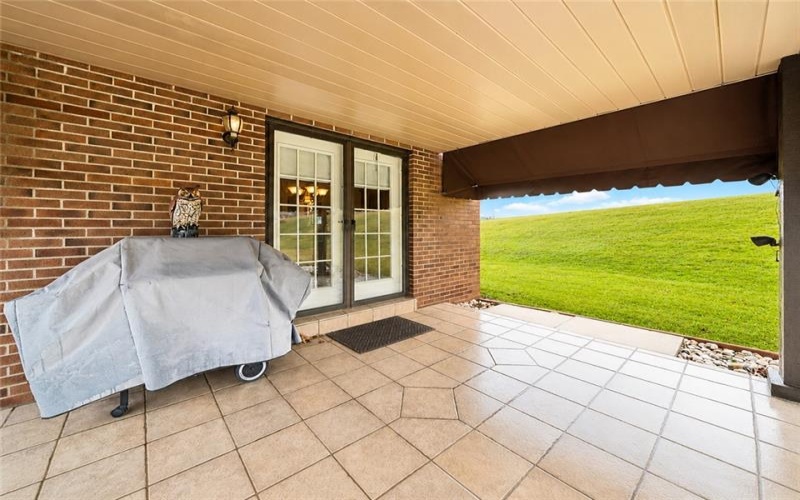 113 Skyview Dr, Jeannette, 15644, 4 Bedrooms Bedrooms, 9 Rooms Rooms,2.1 BathroomsBathrooms,Residential,For Sale,Skyview Dr,1754158