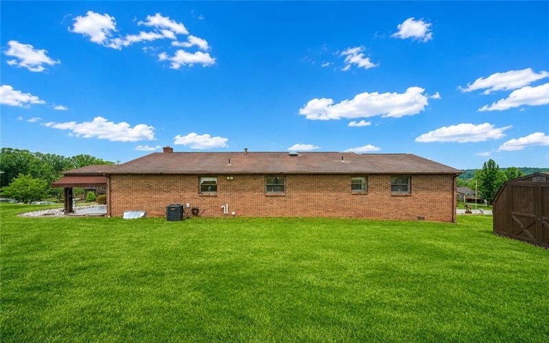 113 Skyview Dr, Jeannette, 15644, 4 Bedrooms Bedrooms, 9 Rooms Rooms,2.1 BathroomsBathrooms,Residential,For Sale,Skyview Dr,1754158