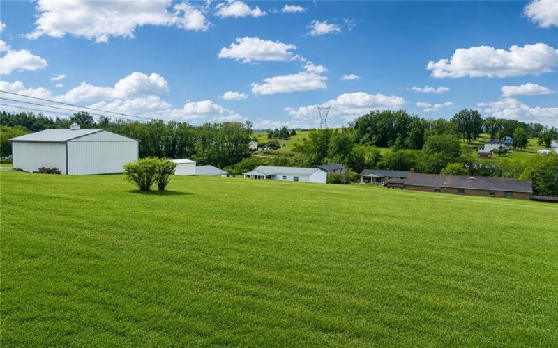 113 Skyview Dr, Jeannette, 15644, 4 Bedrooms Bedrooms, 9 Rooms Rooms,2.1 BathroomsBathrooms,Residential,For Sale,Skyview Dr,1754158