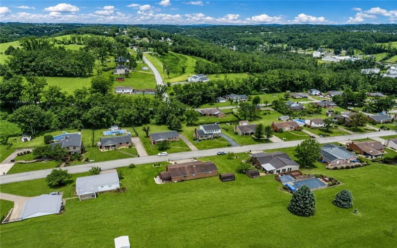 113 Skyview Dr, Jeannette, 15644, 4 Bedrooms Bedrooms, 9 Rooms Rooms,2.1 BathroomsBathrooms,Residential,For Sale,Skyview Dr,1754158