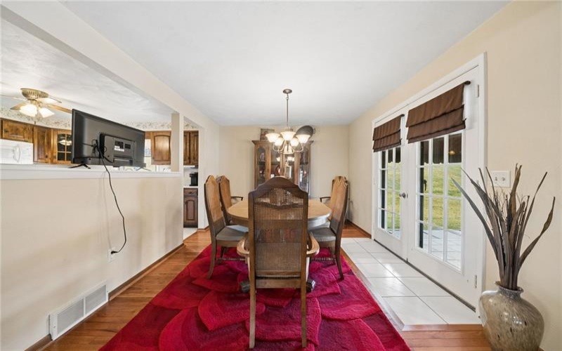 113 Skyview Dr, Jeannette, 15644, 4 Bedrooms Bedrooms, 9 Rooms Rooms,2.1 BathroomsBathrooms,Residential,For Sale,Skyview Dr,1754158