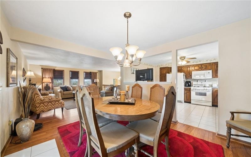 113 Skyview Dr, Jeannette, 15644, 4 Bedrooms Bedrooms, 9 Rooms Rooms,2.1 BathroomsBathrooms,Residential,For Sale,Skyview Dr,1754158