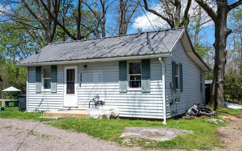 4983 National Pike, Markleysburg, 15459, ,Commercial-industrial-business,For Sale,National Pike,1755256