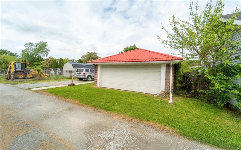 115 LAUGHLIN ST, Dawson, 15428, 3 Bedrooms Bedrooms, 6 Rooms Rooms,2 BathroomsBathrooms,Residential,For Sale,LAUGHLIN ST,1755277