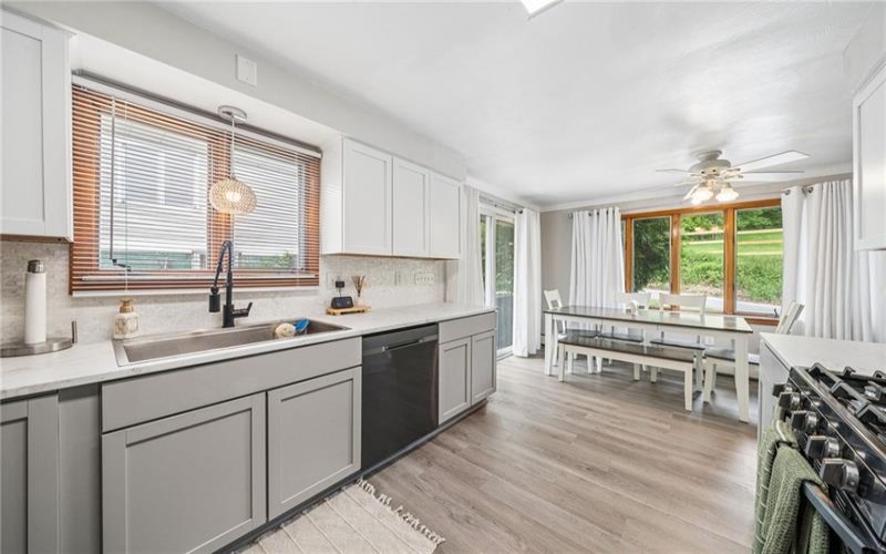 5795 Roosevelt Ave, Export, 15632, 3 Bedrooms Bedrooms, 8 Rooms Rooms,2 BathroomsBathrooms,Residential,For Sale,Roosevelt Ave,1755278