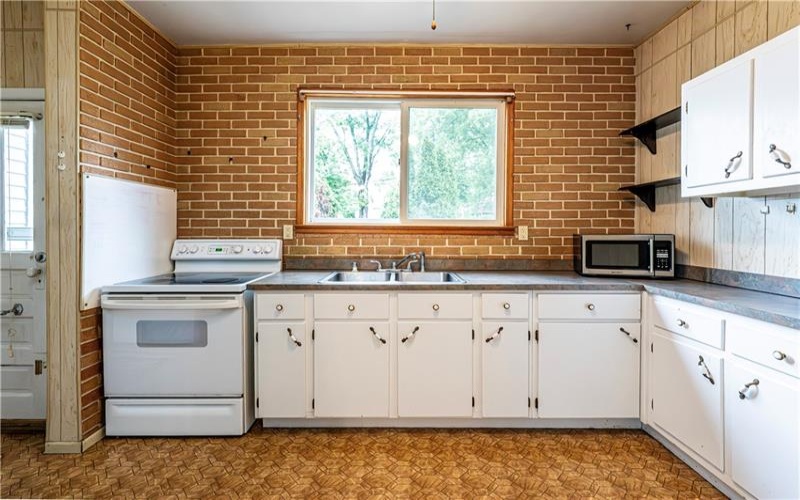 417 VINE STREET, Greensburg, 15601, 2 Bedrooms Bedrooms, 6 Rooms Rooms,1.1 BathroomsBathrooms,Residential,For Sale,VINE STREET,1755301
