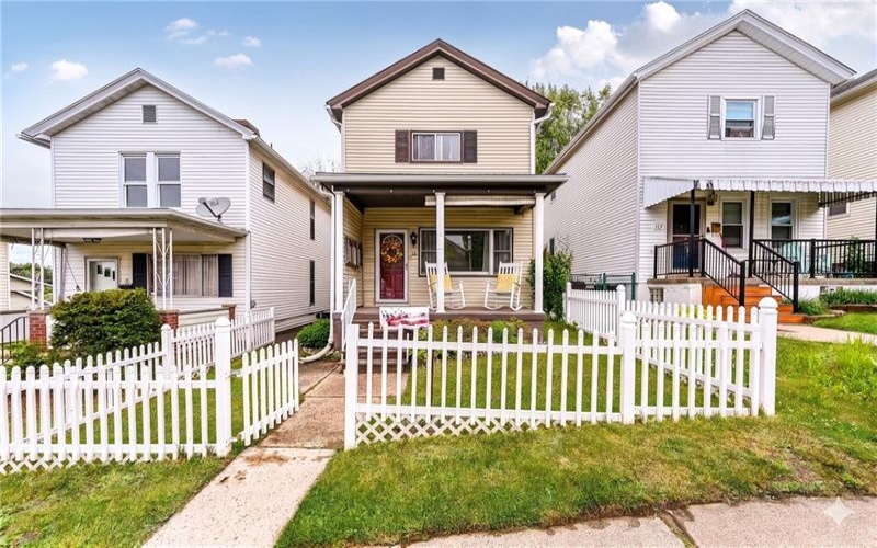 417 VINE STREET, Greensburg, 15601, 2 Bedrooms Bedrooms, 6 Rooms Rooms,1.1 BathroomsBathrooms,Residential,For Sale,VINE STREET,1755301