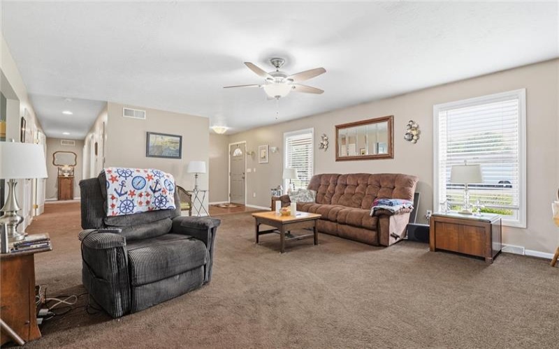 102 General Dr, Uniontown, 15401, 3 Bedrooms Bedrooms, 8 Rooms Rooms,2 BathroomsBathrooms,Residential,For Sale,General Dr,1755304