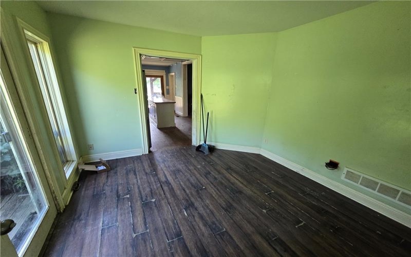 76 Rainey Rd, Eighty Four, 15330, 4 Bedrooms Bedrooms, 8 Rooms Rooms,1.1 BathroomsBathrooms,Residential,For Sale,Rainey Rd,1755376