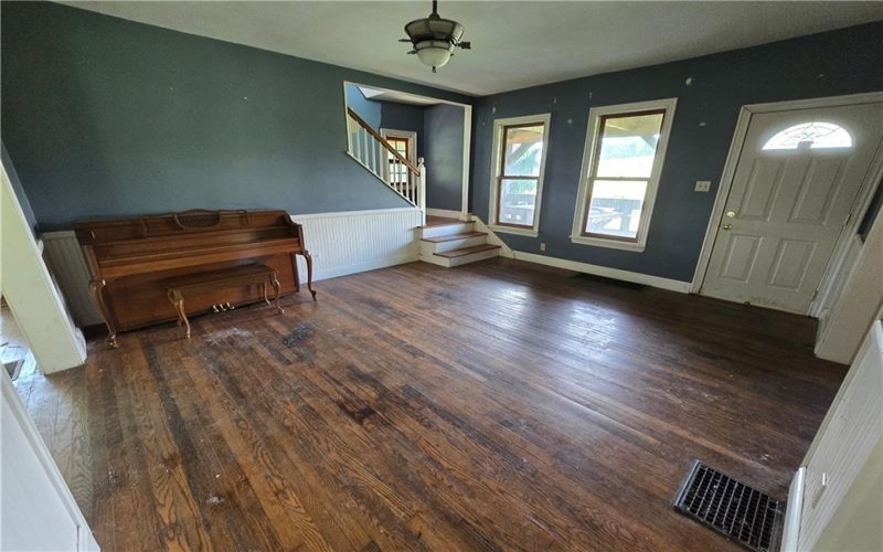 76 Rainey Rd, Eighty Four, 15330, 4 Bedrooms Bedrooms, 8 Rooms Rooms,1.1 BathroomsBathrooms,Residential,For Sale,Rainey Rd,1755376